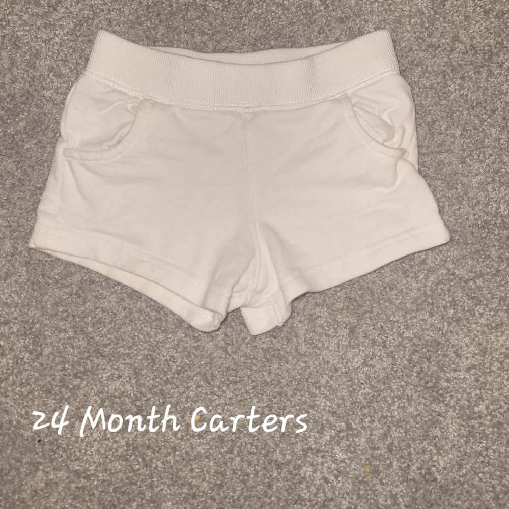 24 M White Shorts